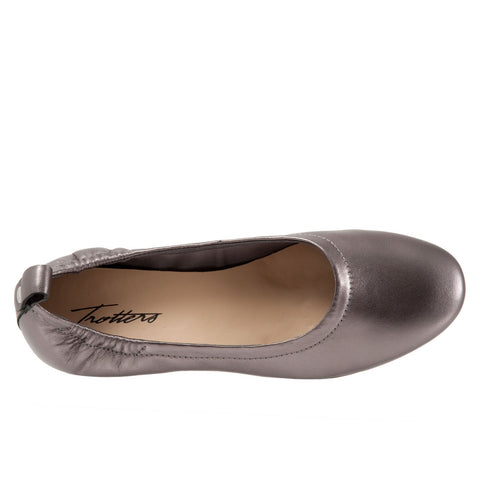 Trotters Gia T2252-033 Womens Gray Leather Slip On Ballet Flats Shoes