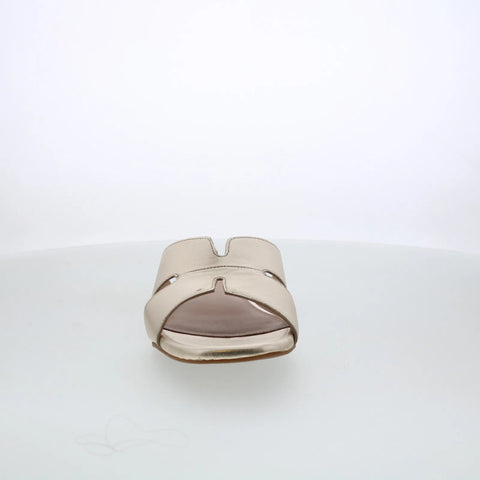 Trotters Nell T2316-709 Womens Beige Leather Slip On Slides Sandals Shoes