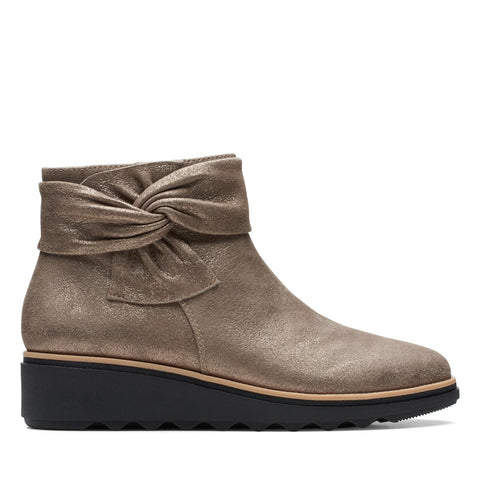 Clarks Sharon Salon 26147367 Womens Gray Leather Slip On Ankle & Booties Boots