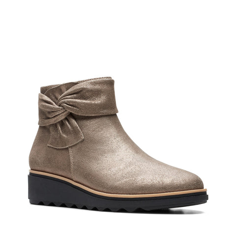Clarks Sharon Salon 26147367 Womens Gray Leather Slip On Ankle & Booties Boots