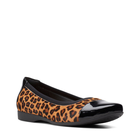 Clarks Un Darcey Cap 2 26155011 Womens Brown Leather Ballet Flats Shoes