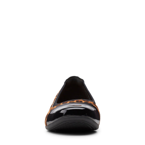 Clarks Un Darcey Cap 2 26155011 Womens Brown Leather Ballet Flats Shoes