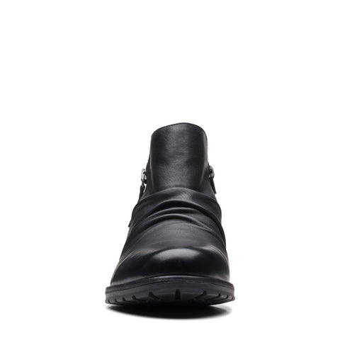 Clarks Clarkwell Zip 26167723 Womens Black Leather Ankle & Booties Boots