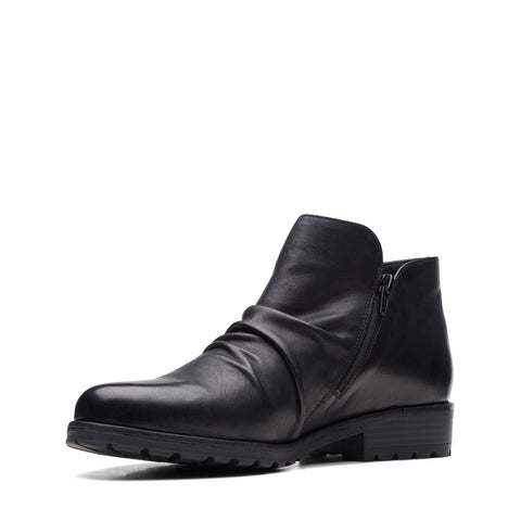 Clarks Clarkwell Zip 26167723 Womens Black Wide Ankle & Booties Boots