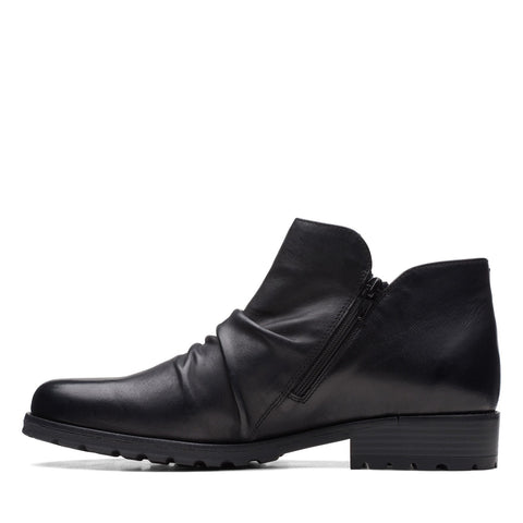 Clarks Clarkwell Zip 26167723 Womens Black Wide Ankle & Booties Boots