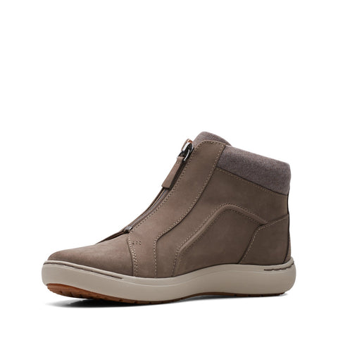 Clarks Nalle Lo AP 26168581 Womens Brown Wide Leather Ankle & Booties Boots