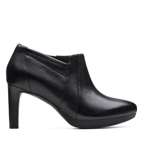 Clarks Ambyr Hope 26174109 Womens Black Wide Leather Ankle & Booties Boots