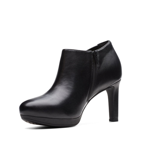 Clarks Ambyr Hope 26174109 Womens Black Wide Leather Ankle & Booties Boots