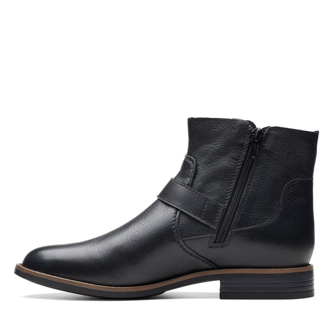 Clarks Camzin Loop 26174150 Womens Black Leather Ankle & Booties Boots
