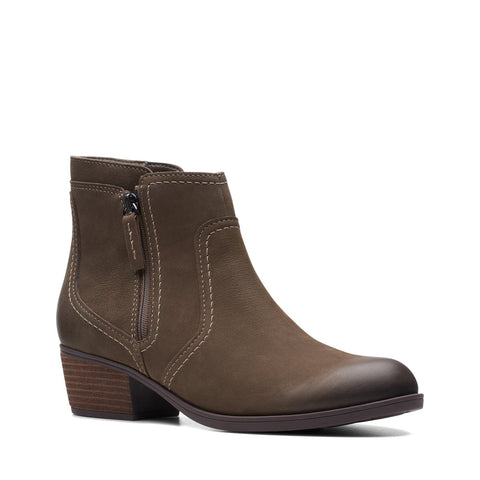 Clarks Charlten Ave 26174177 Womens Brown Wide Nubuck Ankle & Booties Boots