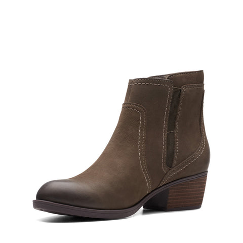 Clarks Charlten Ave 26174177 Womens Brown Nubuck Zipper Ankle & Booties Boots