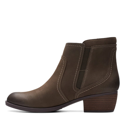 Clarks Charlten Ave 26174177 Womens Brown Wide Nubuck Ankle & Booties Boots