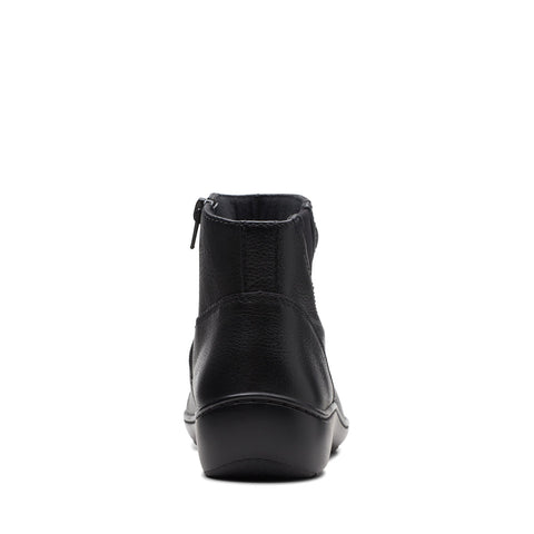 Clarks Cora Derby 26174189 Womens Black Wide Leather Ankle & Booties Boots