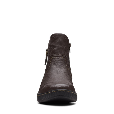 Clarks Magnolia Haley 26174341 Womens Brown Leather Ankle & Booties Boots