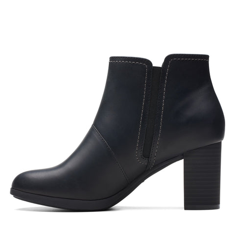 Clarks Bayla Glow 26175972 Womens Black Leather Zipper Ankle & Booties Boots