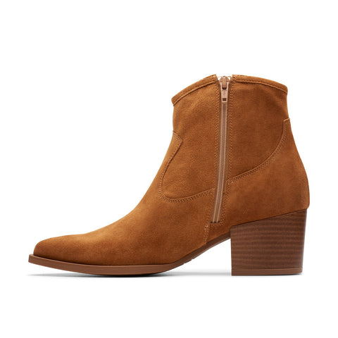 Clarks Elder Rae 26177807 Womens Brown Suede Zipper Ankle & Booties Boots