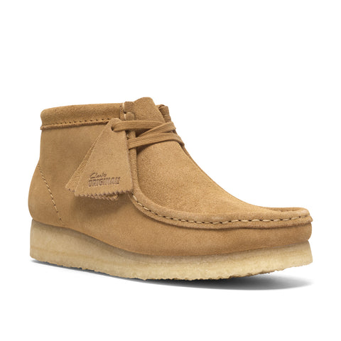 Clarks Wallabee Boot 26186479 Womens Brown Patent Leather Chukkas Boots