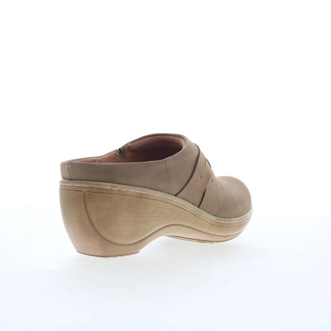 Softwalk Mackay S2226-118 Womens Brown Nubuck Slip On Clog Sandals Shoes