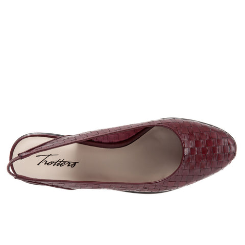 Trotters Lucy T1711-755 Womens Burgundy Narrow Slingback Flats Shoes
