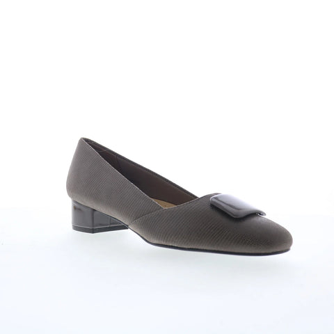 Trotters Delse T1852-117 Womens Brown Leather Slip On Pumps Heels Shoes