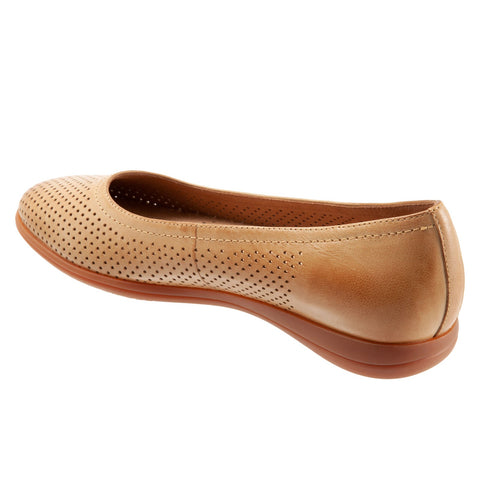 Trotters Darcey T1904-299 Womens Brown Leather Slip On Ballet Flats Shoes