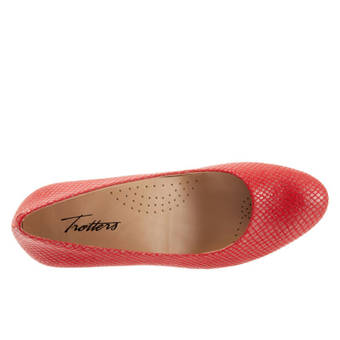 Trotters Fab T1905-600 Womens Red Leather Slip On Pumps Heels Shoes