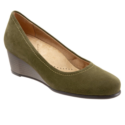 Trotters Winnie T1965-303 Womens Green Wide Suede Slip On Pumps Heels Shoes