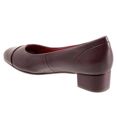 Trotters Daisy T2053-651 Womens Burgundy Leather Slip On Pumps Heels Shoes