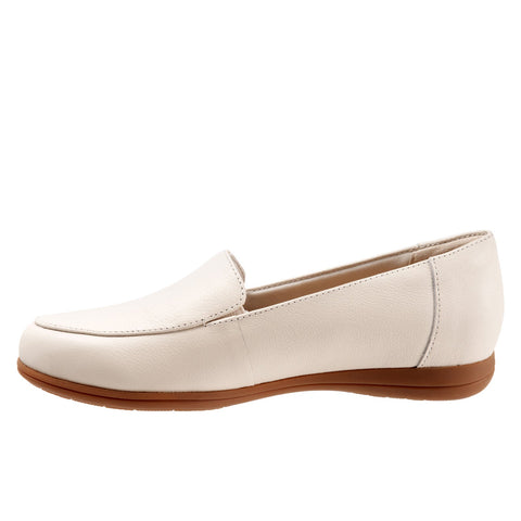 Trotters Deanna T2055-126 Womens Beige Leather Slip On Loafer Flats Shoes