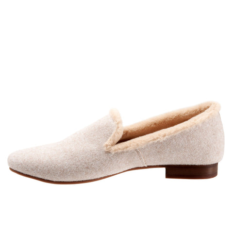 Trotters Glory T2160-156 Womens Beige Leather Slip On Loafer Flats Shoes