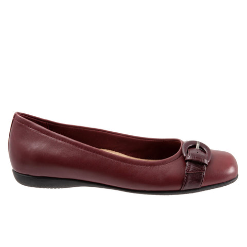 Trotters Sylvia T2166-601 Womens Red Wide Leather Slip On Ballet Flats Shoes