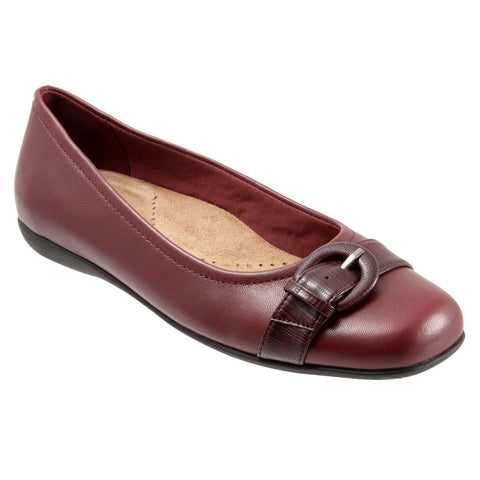 Trotters Sylvia T2166-601 Womens Red Wide Leather Slip On Ballet Flats Shoes