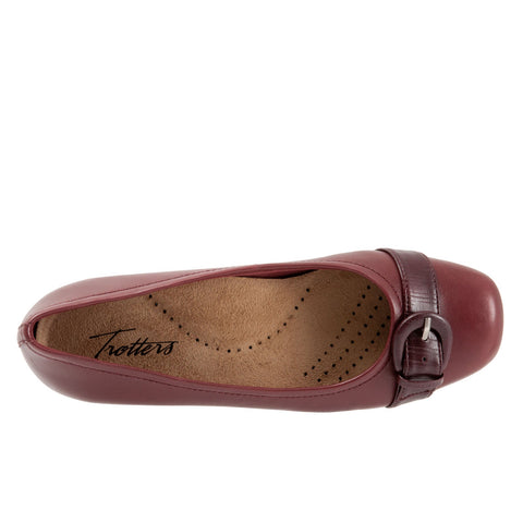 Trotters Sylvia T2166-601 Womens Red Wide Leather Slip On Ballet Flats Shoes