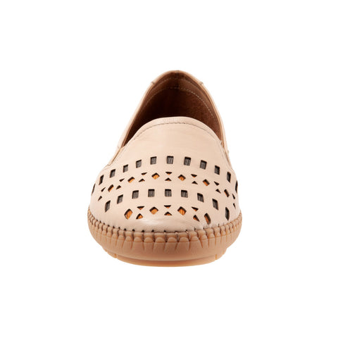Trotters Remi T2208-138 Womens Beige Wide Leather Slip On Loafer Flats Shoes