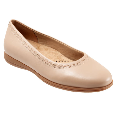 Trotters Dixie T2217-130 Womens Beige Leather Slip On Ballet Flats Shoes
