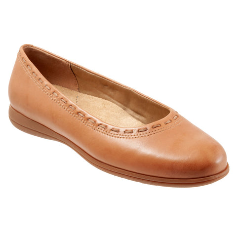 Trotters Dixie T2217-215 Womens Brown Extra Wide Leather Ballet Flats Shoes