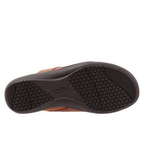 Trotters Regina T2231-215 Womens Brown Wide Leather Slides Sandals Shoes