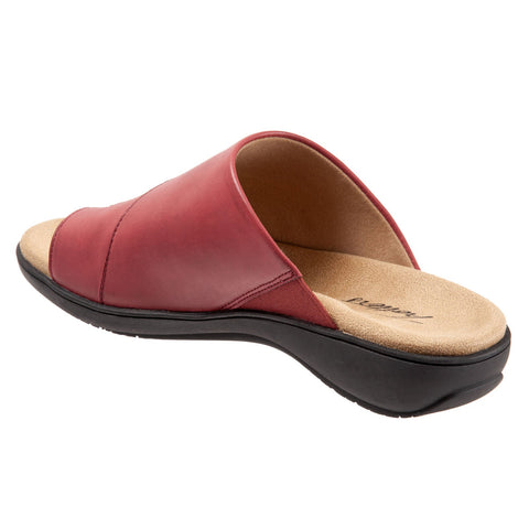 Trotters Regina T2231-601 Womens Red Extra Wide Leather Slides Sandals Shoes