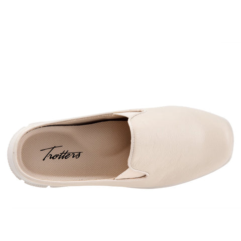 Trotters Uma T2238-126 Womens Beige Wide Leather Slip On Mule Flats Shoes