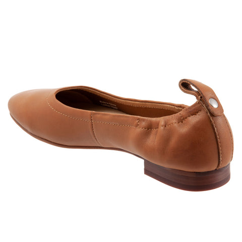 Trotters Gia T2252-215 Womens Brown Leather Slip On Ballet Flats Shoes