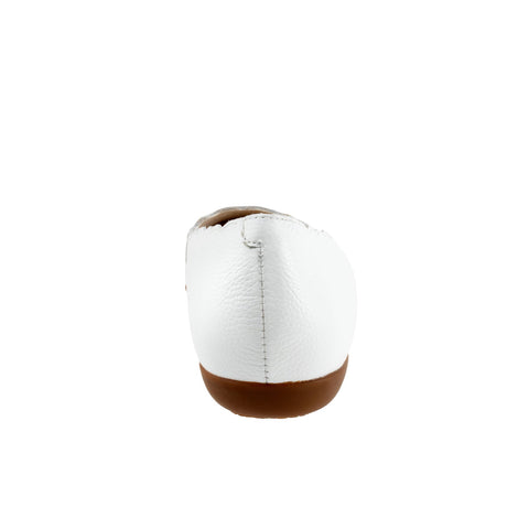 Trotters Sabine T2255-100 Womens White Wide Leather Ballet Flats Shoes