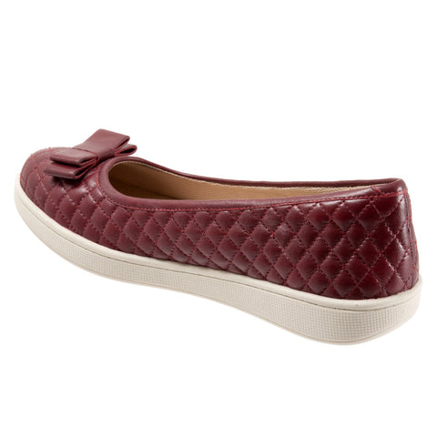 Trotters Anna T2256-601 Womens Red Wide Leather Slip On Ballet Flats Shoes