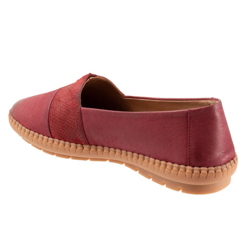 Trotters Ruby T2265-600 Womens Red Wide Leather Slip On Loafer Flats Shoes