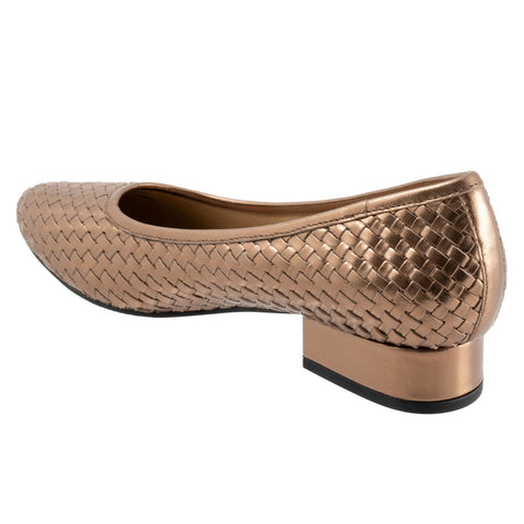 Trotters Jade T2269-222 Womens Brown Wide Leather Slip On Pumps Heels Shoes