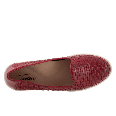 Trotters Adelina T2300-642 Womens Red Leather Slip On Loafer Flats Shoes