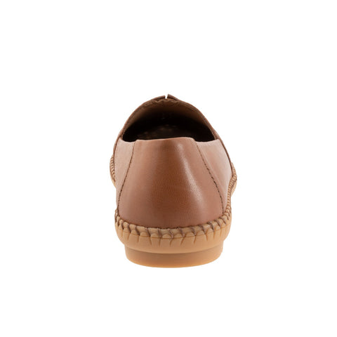 Trotters Ruby Perf T2320-215 Womens Brown Wide Leather Loafer Flats Shoes