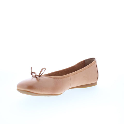 Born Brin BR0018775 Womens Beige Leather Slip On Ballet Flats Shoes