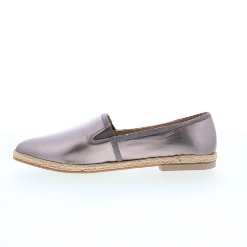 Trotters Estelle T2304-043 Womens Silver Leather Loafer Flats Shoes