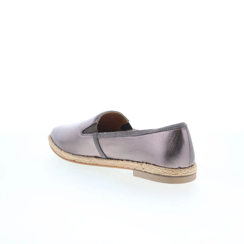 Trotters Estelle T2304-043 Womens Silver Leather Loafer Flats Shoes