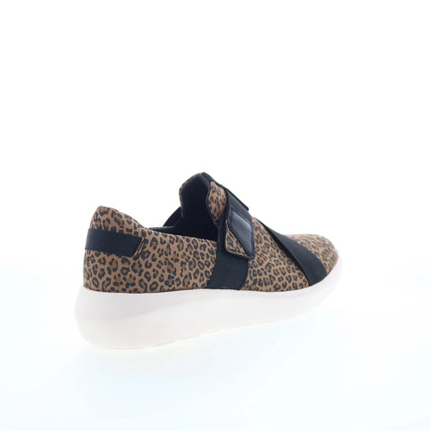 Clarks Kayleigh Charm 26164234 Womens Brown Lifestyle Sneakers Shoes